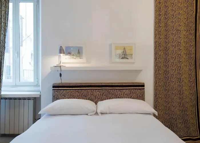 Farnese Designer Loft By Romeloft Apartment